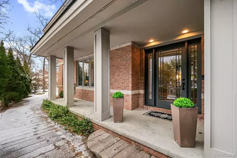 7405 Locklin, West Bloomfield, MI 48324