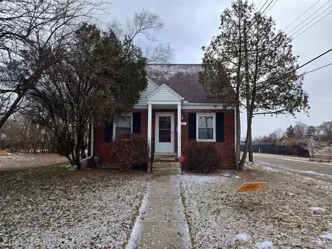 21433 Bethlawn Blvd, Royal Oak, MI 48220
