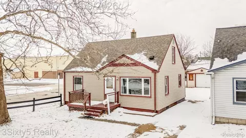 12320 Syracuse St, Taylor, MI 48180