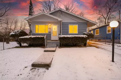 1034 E Alma Ave, Flint, MI 48505