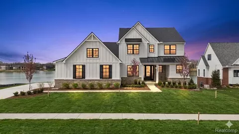 2691 Crystal Lake Dr, Commerce, MI 48382