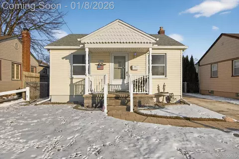 12996 Castle St, Southgate, MI 48195