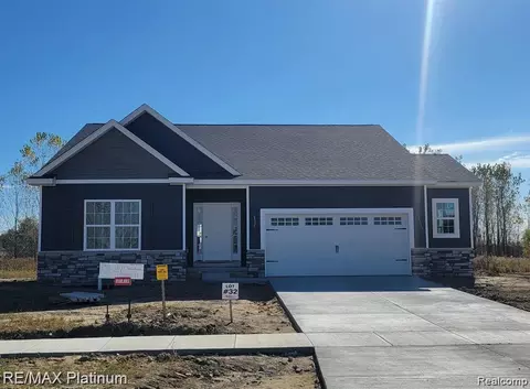 13132 Westwinds Dr, Fenton, MI 48451