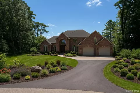 3186 Aspen Ridge Ct, Genoa, MI 48843