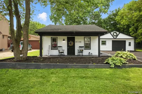 8411 Hugh St, Westland, MI 48185