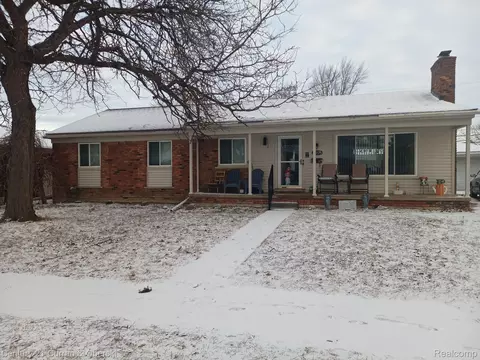 23175 Gladhill Ln, Saint Clair Shores, MI 48080