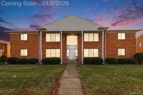 21440 Beaconsfield St, Saint Clair Shores, MI 48080