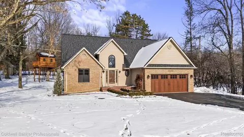 32642 W 11 Mile Rd, Farmington, MI 48336