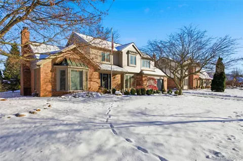 20152 Ellen Dr, Livonia, MI 48152