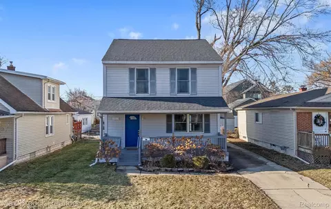 3515 Bacon Ave, Berkley, MI 48072