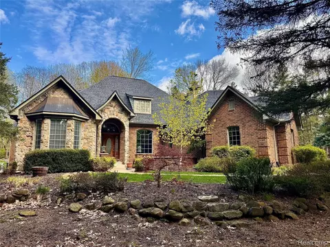 4456 Medford Hill Dr, Metamora, MI 48455