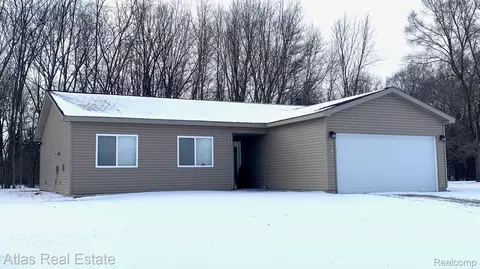 4081 Hidden View Dr, Flint, MI 48506