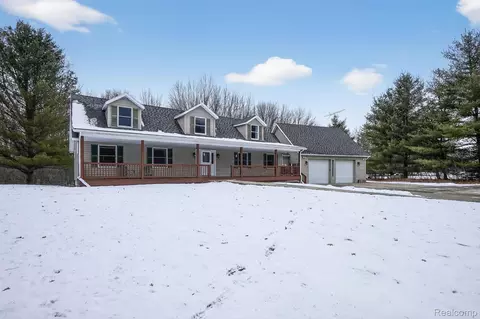 5099 Shields Rd, Holly, MI 48442