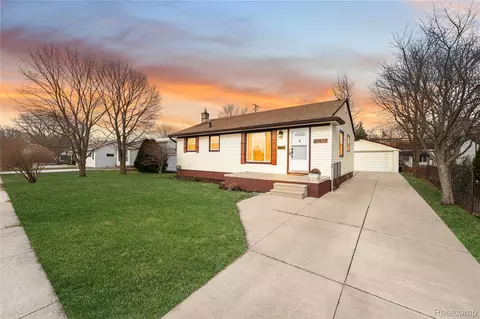 22635 California St, Saint Clair Shores, MI 48080