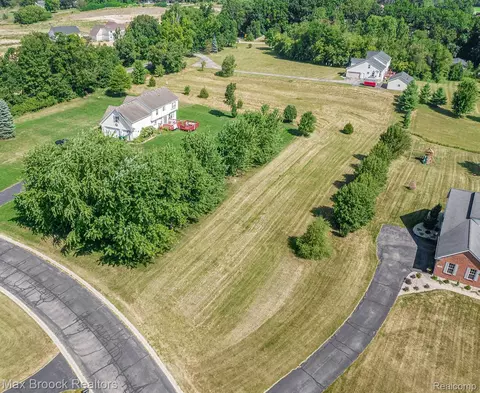 11490 Castleton Ct, Dexter, MI 48130