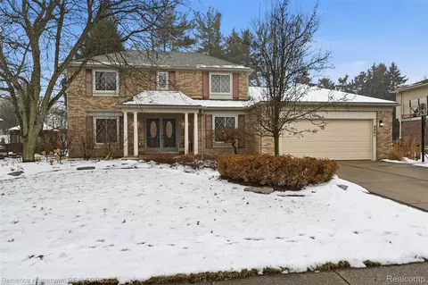 9801 Tennyson Dr, Plymouth, MI 48170