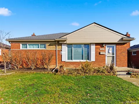 23143 Playview St, Saint Clair Shores, MI 48082