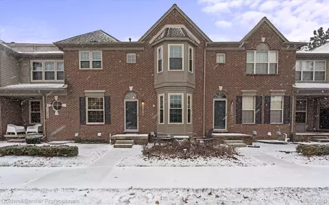 41210 Maplewood Dr, Canton, MI 48187