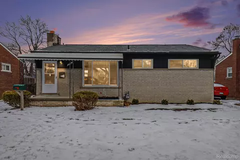7882 Campbell St, Taylor, MI 48180