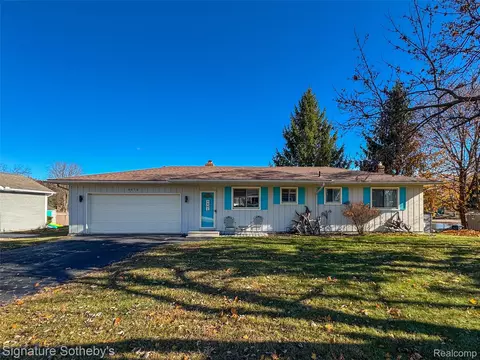 6072 Brockway St, Commerce, MI 48382