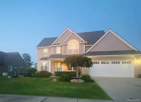 1983 Howland Blvd, White Lake, MI 48386