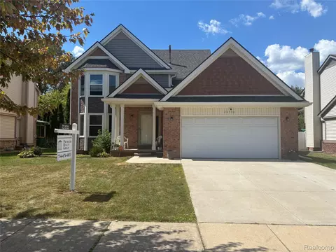 23300 Brentwood Dr, Brownstown, MI 48183