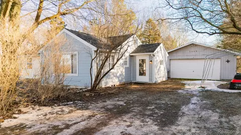 3048 Webberville Rd, Leroy, MI 48892