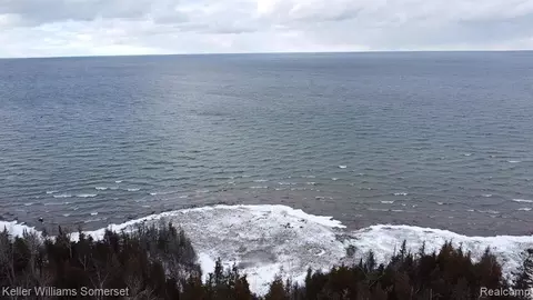 11008 Raven Dr, Ocqueoc, MI 49759