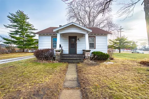 1334 Beard St, Port Huron, MI 48060