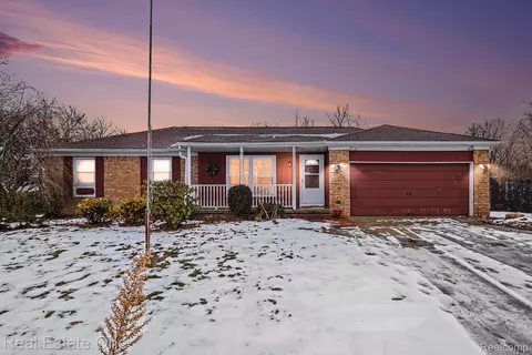 2502 Hutchinson Ln, Mundy, MI 48507