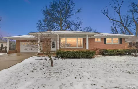 349 Arthur St, Plymouth, MI 48170