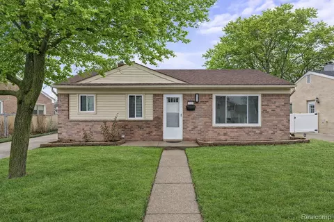 30684 Gladys Ave, Westland, MI 48185