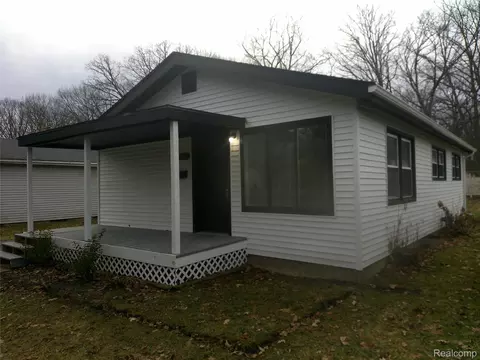 4502 Huckleberry Ln, Flint, MI 48507