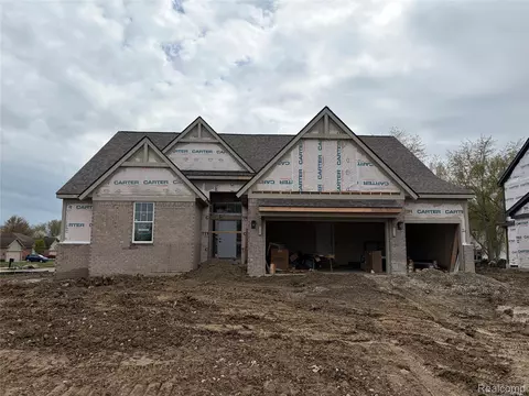 28324 Nadia Ln, Chesterfield, MI 48047