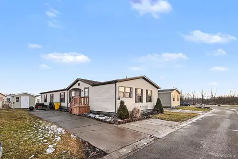 9261 Fairview Dr, Northville, MI 48167