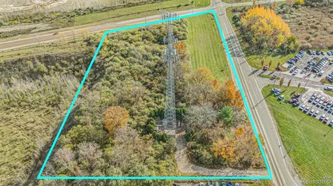 8815 E Holly Rd, Springfield, MI 48442