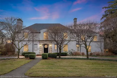 1059 Berkshire Rd, Grosse Pointe, MI 48230