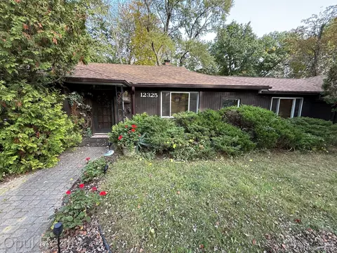 12325 Hannan Rd, Romulus, MI 48174