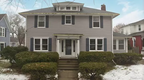 636 N Washington St, Owosso, MI 48867