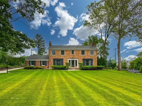 100 Overhill Rd, Bloomfield Hills, MI 48301