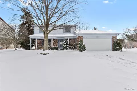 21453 Parklane St, Farmington Hills, MI 48335