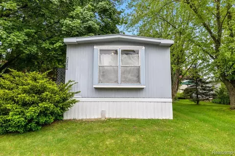 3723 Pinoak St, Brandon, MI 48348