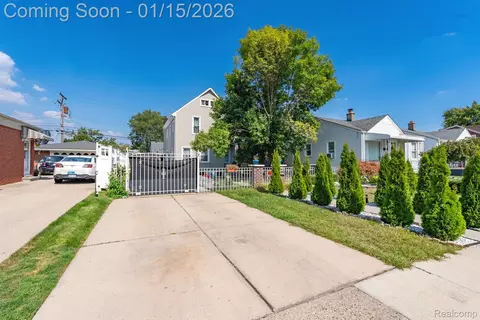 868 Mill St, Lincoln Park, MI 48146