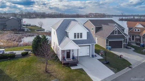3442 Cottage Cove Dr, Fenton, MI 48430