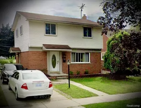12807 Catalpa St, Southgate, MI 48195