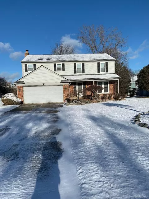 5682 Stonington Ct, West Bloomfield, MI 48322