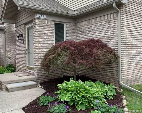 738 S Milford Rd, Milford, MI 48381