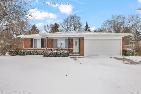 1411 Norfolk Ave, Grand Blanc, MI 48439
