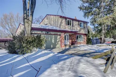 43047 Avon Ct, Sterling Heights, MI 48313