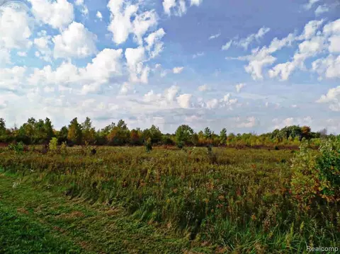 9147 Corunna Rd, Clayton, MI 48532